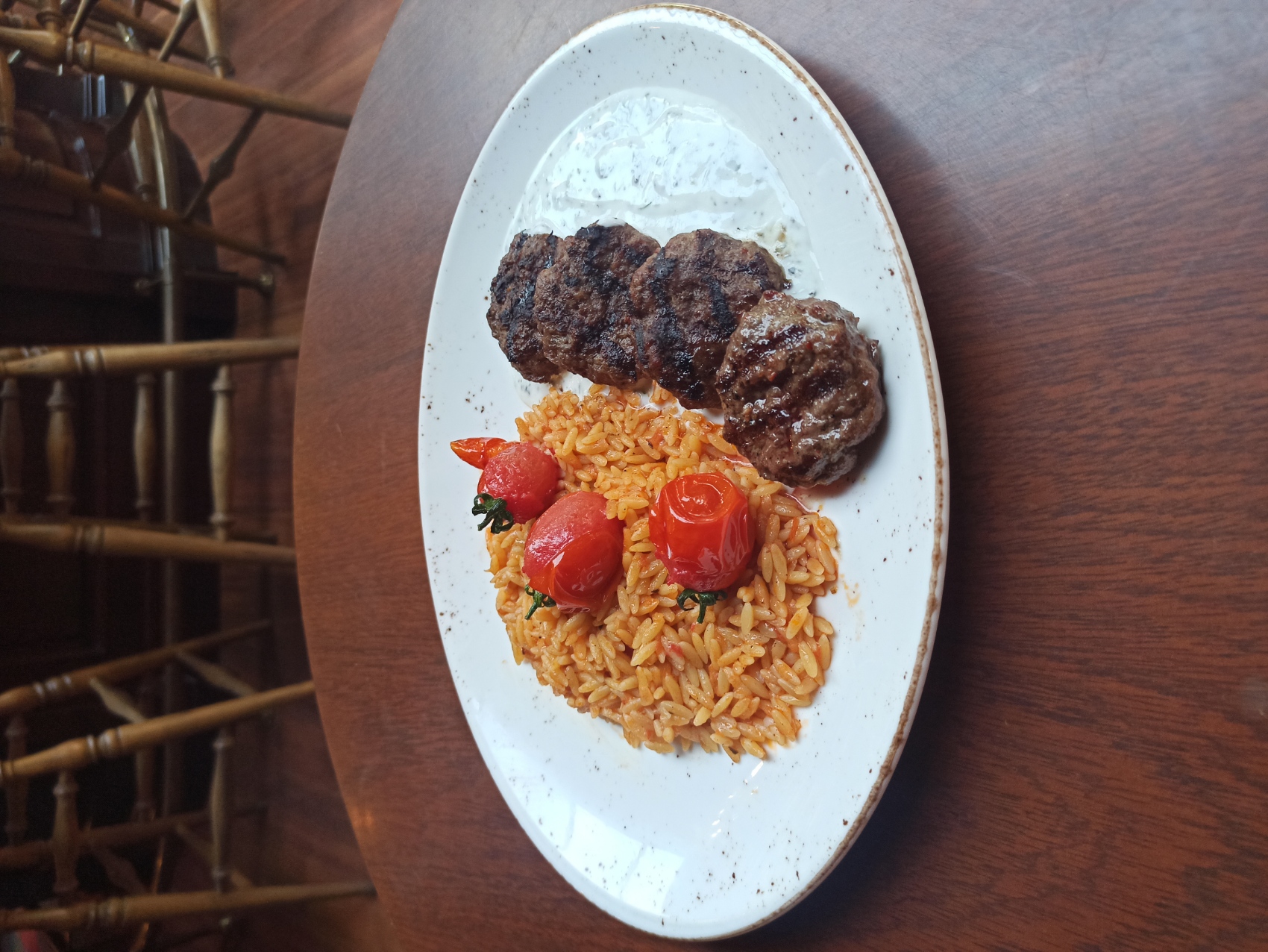 DOMATES ORZO & YUNAN KÖFTESİ